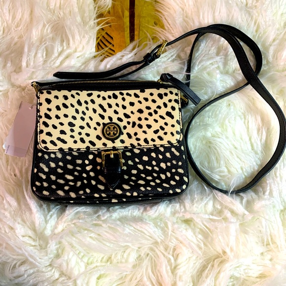 Tory Burch Handbags - Stunning Tory Burch Cream and Black Saffiano Crossbody Bag, EUC, 8x7